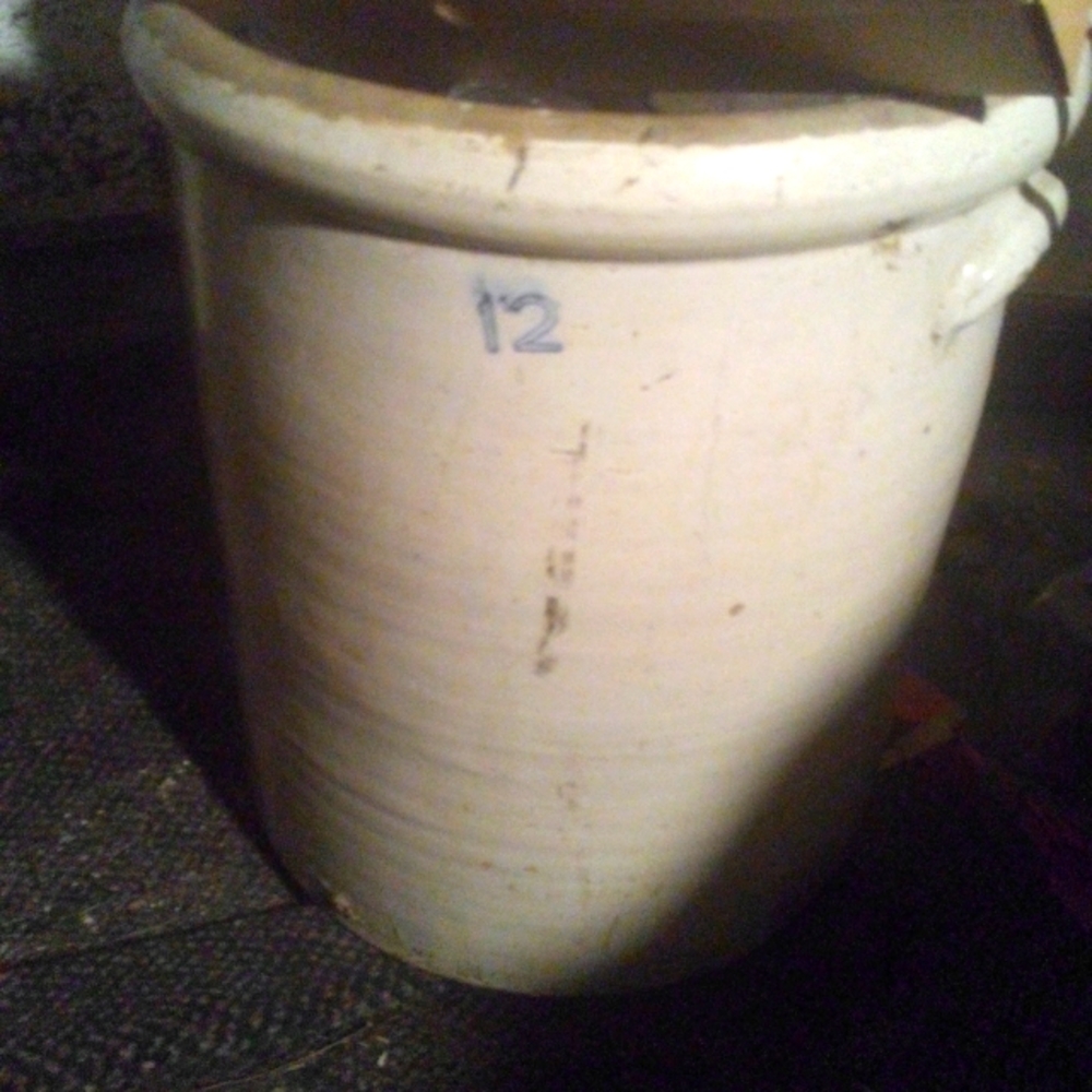 Vintage crock no.12
